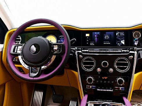 Used 2025 Rolls-Royce Cullinan image 64