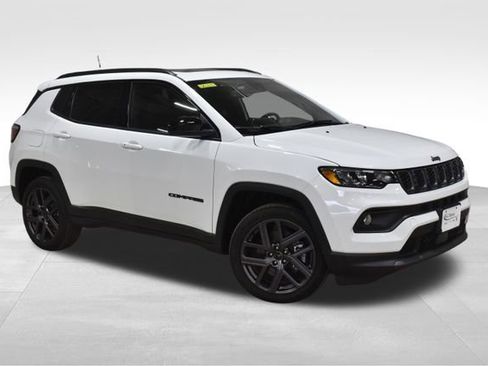 New 2026 Jeep Compass Latitude w/ Sun and Sound Group image 4
