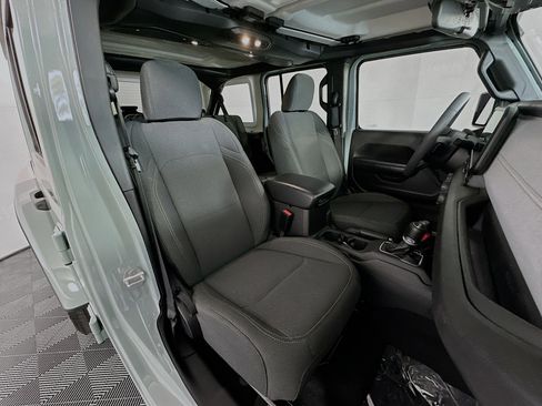 Used 2024 Jeep Wrangler Sport S image 27