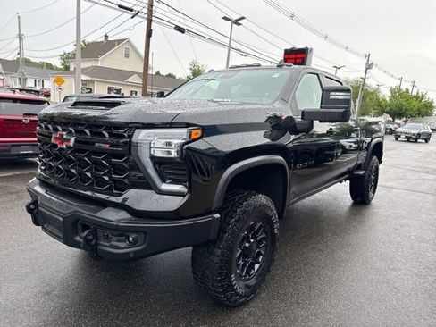 Used 2025 Chevrolet Silverado 2500 ZR2 w/ ZR2 Bison Edition AWD/4WD image 2