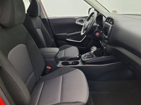 Used 2025 Kia Soul LX w/ LX Technology Package image 21