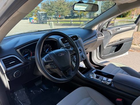 Used 2017 Ford Fusion S image 14