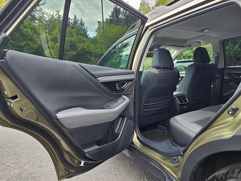 Used 2025 Subaru Outback Onyx Edition AWD/4WD image 17