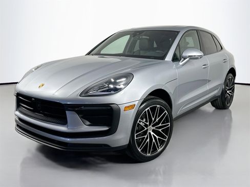 Certified 2025 Porsche Macan image 1