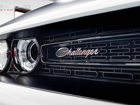 Used 2023 Dodge Challenger R/T w/ T/A Package image 5