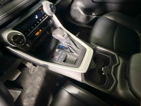 Used 2021 Toyota RAV4 XLE Premium image 26