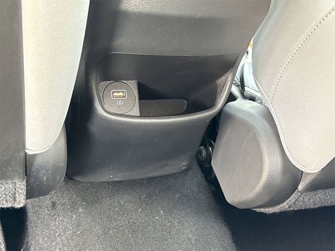 Used 2023 Hyundai Kona SEL image 11