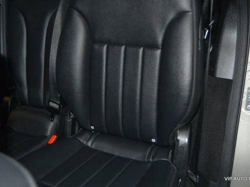 Used 2009 Mercedes-Benz R 320 BlueTEC 4MATIC image 24