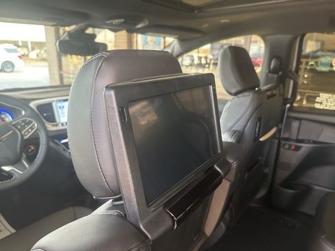 New 2026 Chrysler Pacifica Select image 16