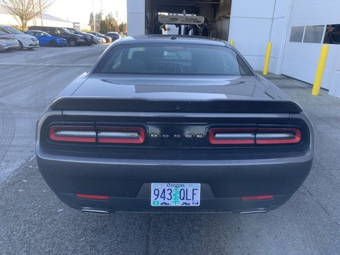 Used 2022 Dodge Challenger SXT image 3