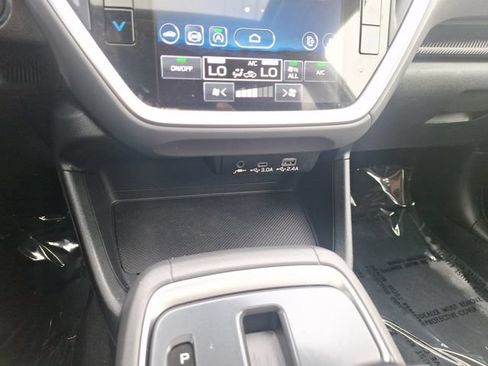 Used 2024 Subaru Crosstrek 2.0i Premium AWD/4WD image 17