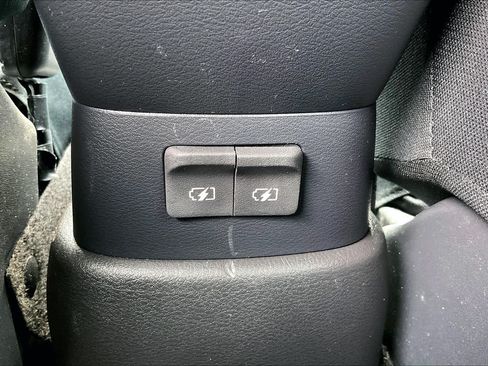 Used 2024 Nissan Kicks S FWD image 31