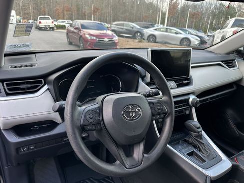 Used 2024 Toyota RAV4 XLE w/ Convenience Package image 11