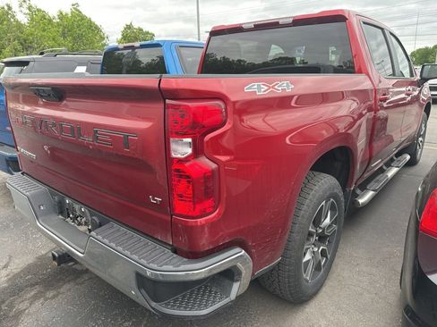 Used 2023 Chevrolet Silverado 1500 LT AWD/4WD image 2