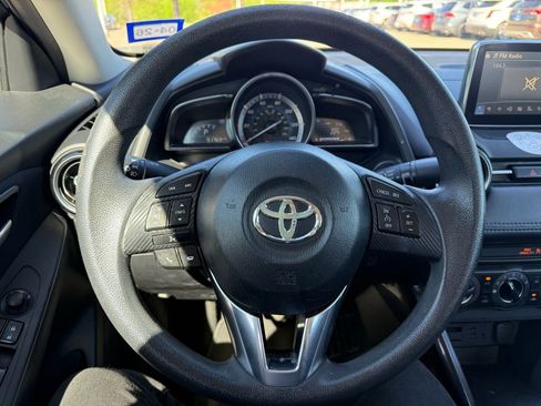 Used 2017 Toyota Yaris iA image 11