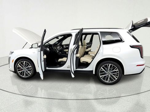 Certified 2024 Cadillac XT6 Sport AWD/4WD image 10