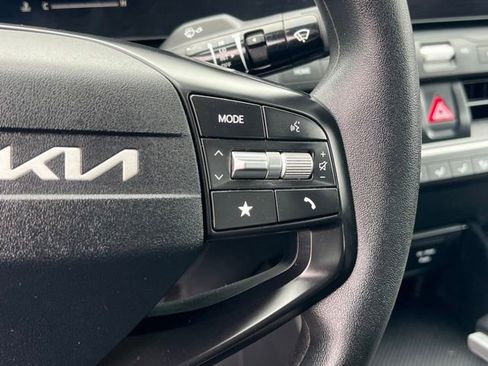 Used 2025 Kia K4 FWD image 22