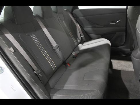 Used 2025 Hyundai Elantra Sport image 16