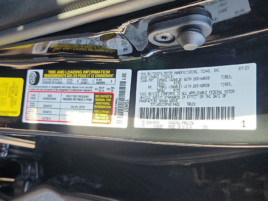 Used 2023 Toyota Tundra Limited AWD/4WD image 29
