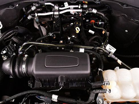 Used 2022 Ford Explorer XLT w/ Equipment Group 202A image 35