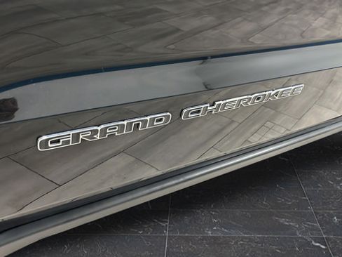 Used 2020 Jeep Grand Cherokee Limited w/ Luxury Group II AWD/4WD image 41