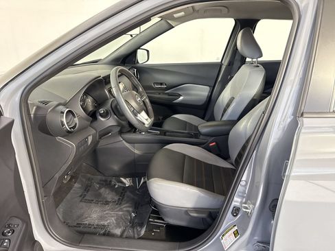 Used 2024 Nissan Kicks SR w/ SR Premium Package FWD image 5