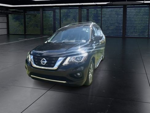 Used 2019 Nissan Pathfinder SL image 4