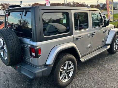 Used 2020 Jeep Wrangler Unlimited Sahara image 7