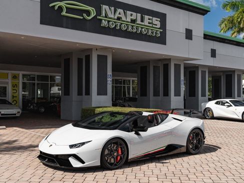 Used 2018 Lamborghini Huracan Performante image 25