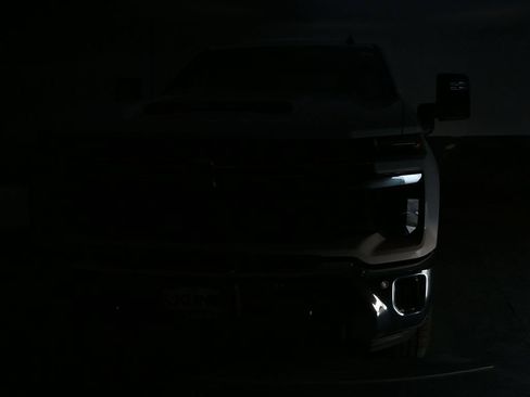 Used 2025 Chevrolet Silverado 2500 LT w/ Safety Package AWD/4WD image 9