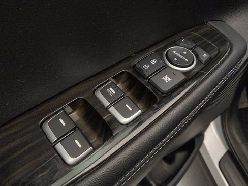 Used 2019 Kia Sorento L image 27