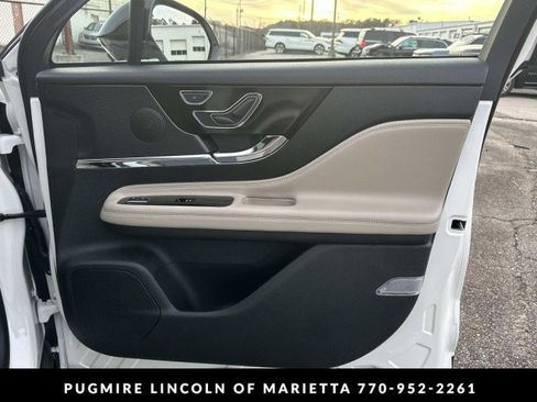 New 2026 Lincoln Corsair Premiere image 14