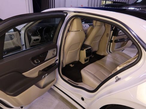 Used 2020 Lincoln Continental Reserve w/ Luxury Package image 16