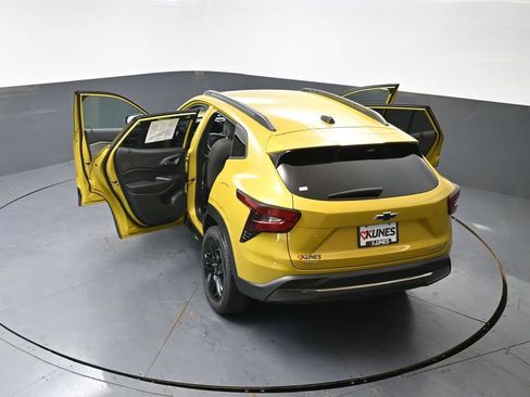 Used 2025 Chevrolet Trax ACTIV w/ Driver Confidence Package FWD image 62