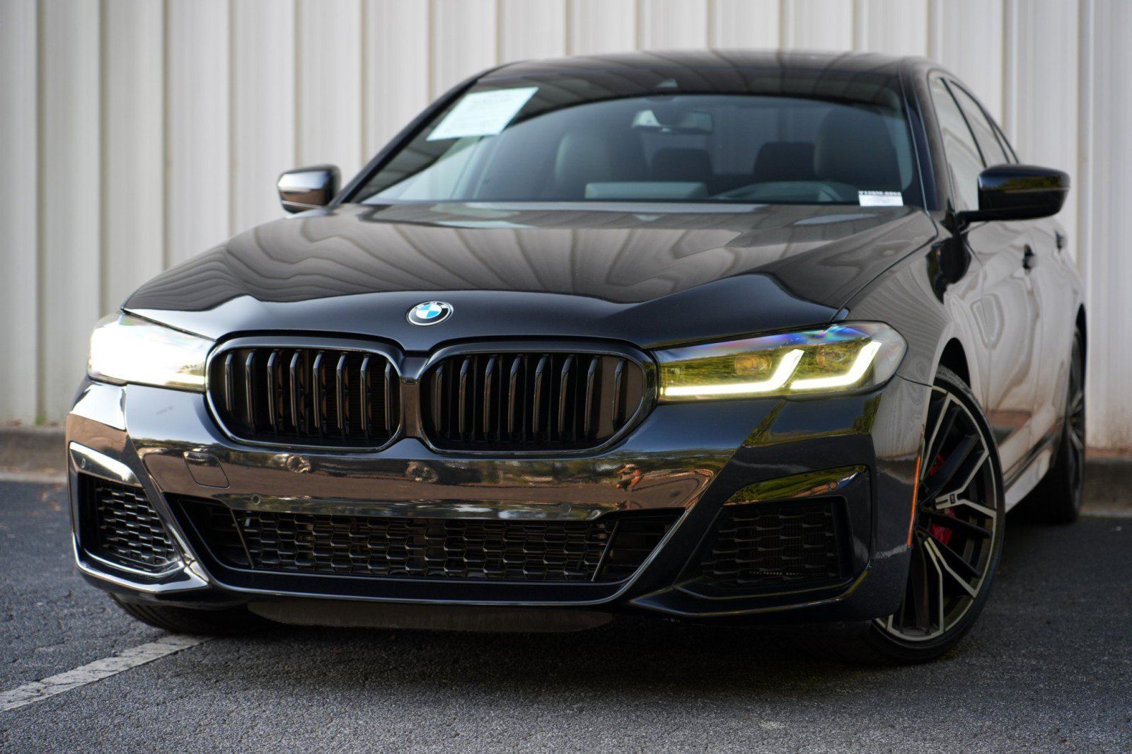 Used 2023 BMW 540i w/ M Sport Package RWD image 3