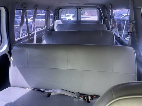 Used 1999 Ford E-350 and Econoline 350 XL RWD image 15