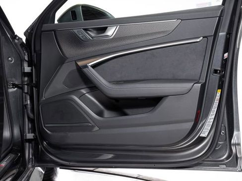 Used 2022 Audi RS 6 AWD/4WD image 67