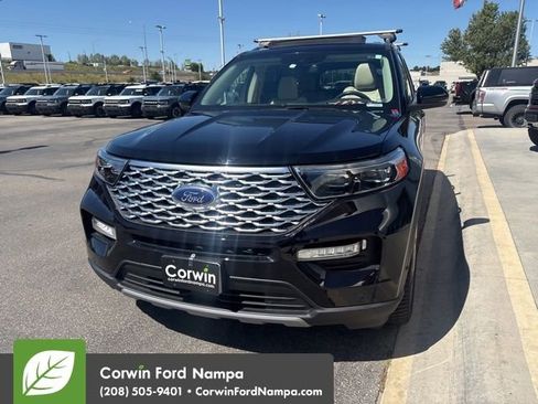 Used 2020 Ford Explorer Platinum AWD/4WD image 2