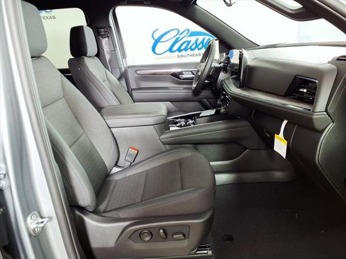 New 2026 Chevrolet Suburban LS image 20