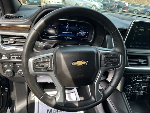 Used 2024 Chevrolet Suburban Premier AWD/4WD image 19