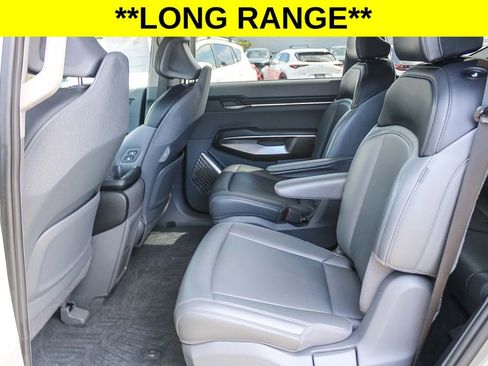 Used 2024 Kia EV9 Light Long Range RWD image 18
