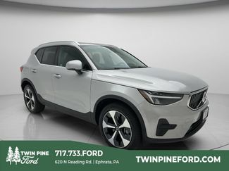 Used 2024 Volvo XC40 B5 Core AWD/4WD video 1