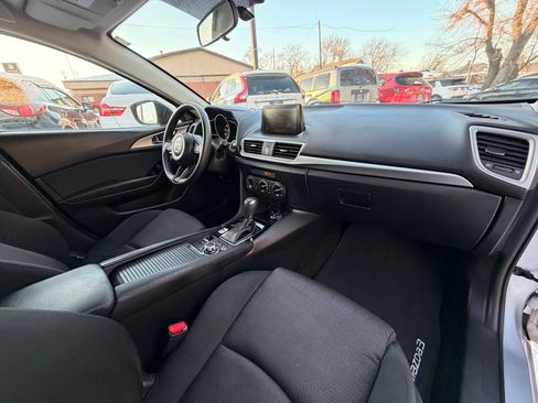 Used 2017 MAZDA MAZDA3 Sport image 20