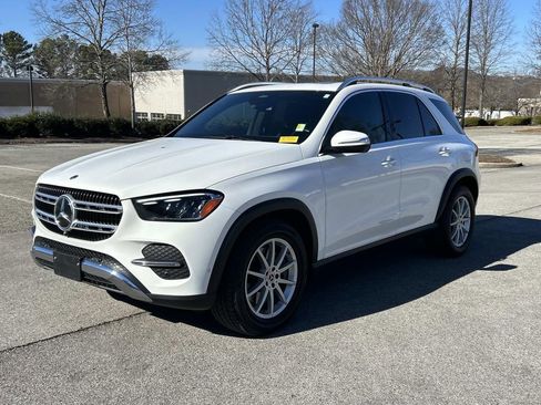 Used 2024 Mercedes-Benz GLE 450e 4MATIC image 3