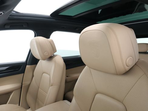 Used 2021 Porsche Cayenne AWD/4WD image 28