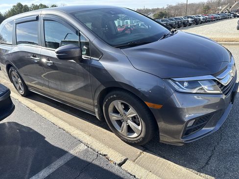 Used 2019 Honda Odyssey EX image 2