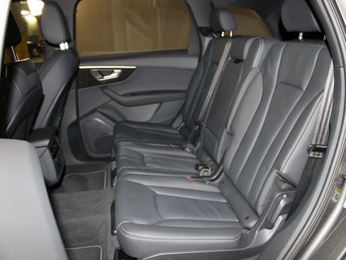 Certified 2025 Audi Q7 2.0T Premium w/ Convenience Package image 20