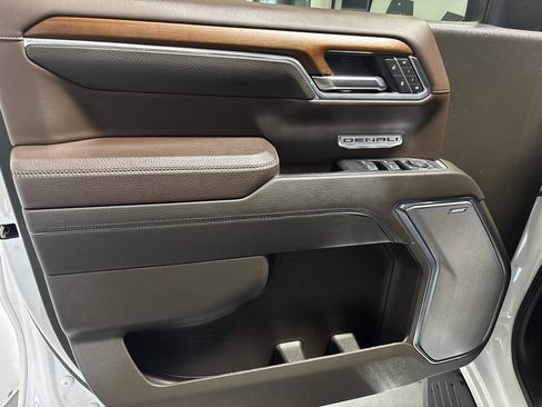 Used 2023 GMC Sierra 1500 Denali w/ Technology Package image 8