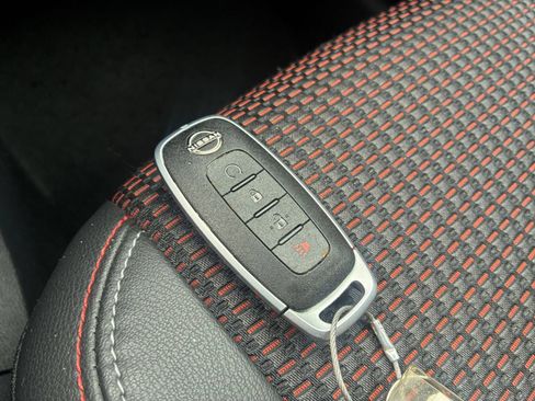 Used 2026 Nissan Kicks SR AWD/4WD image 20