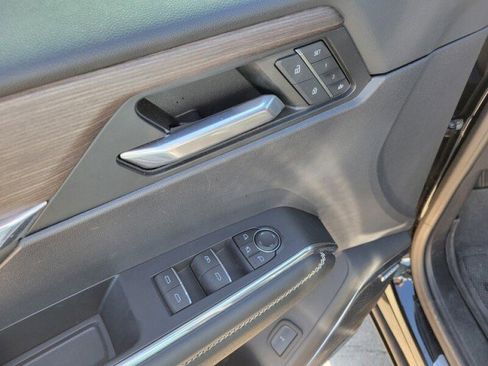 Used 2024 GMC Acadia Denali image 15